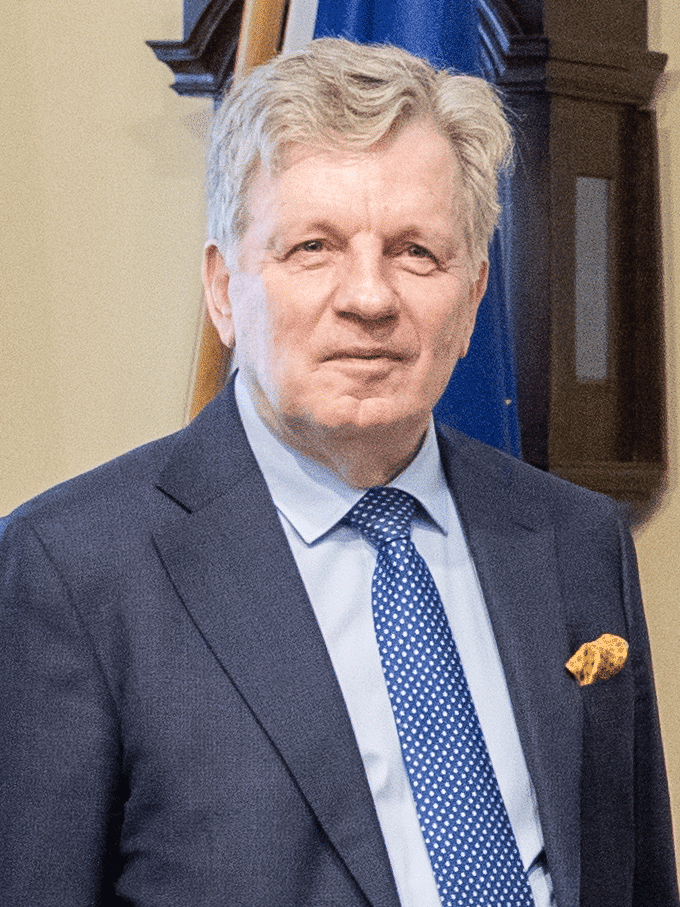 Entinen pääministeri Esko Aho.